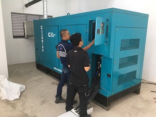 Máy phát điện Cummins 275kva 220kw cho Audi Tân Bình